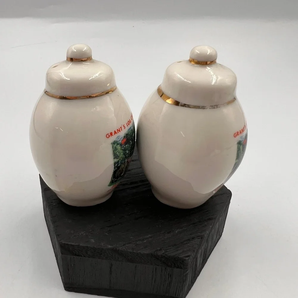 Vintage Grants Log‎ Cabin Grants Farm St Louis Missouri Salt Pepper Shakers Gold